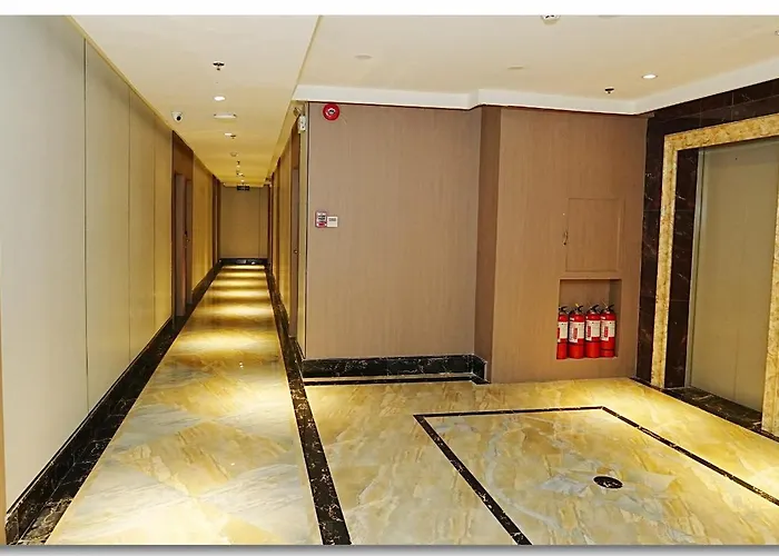 Pristine02 Hotel 2*